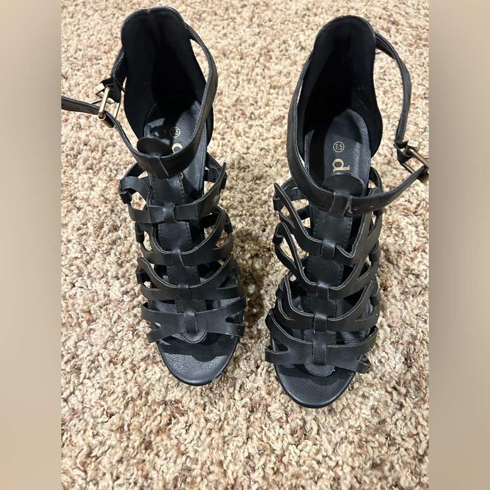 Deb high heels size 7.5